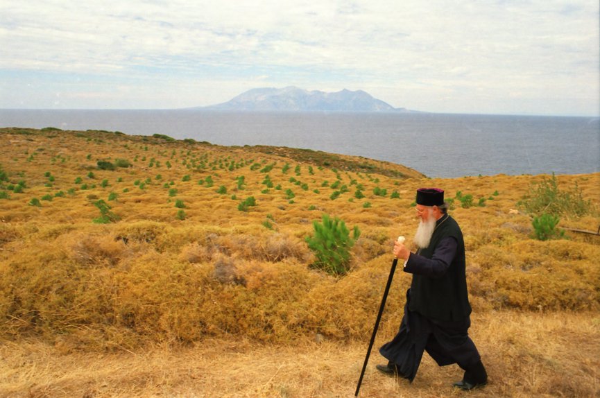 O Patriarca Bartolomeu, que adora sua terra natal, Imvros, passa por ela sempre que tem uma chance. (Foto Nikos Manginas)